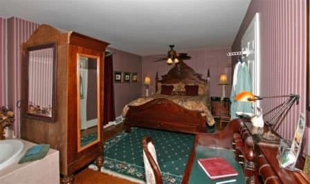 Cobblestone Manor