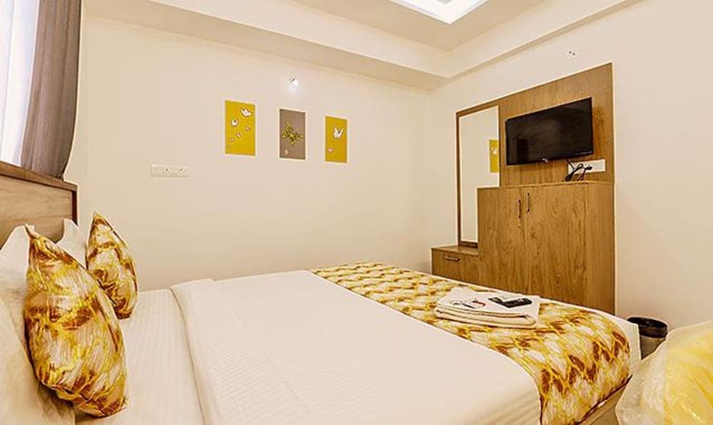 Fabhotel Marella Suites