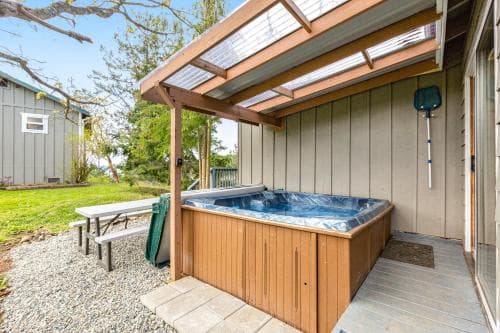 Deer Harbor View Cottages