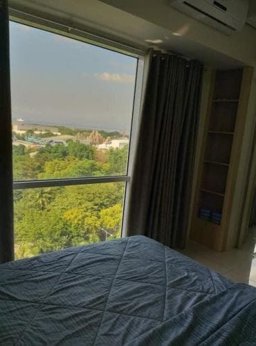 De Luxe, Standard and Studio Suites -The Breeze Residences-close to Airport,Mall of Asia, US Embassy