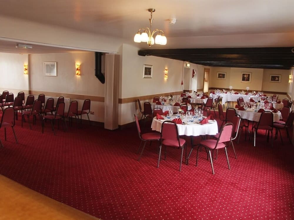 The Elphinstone Hotel