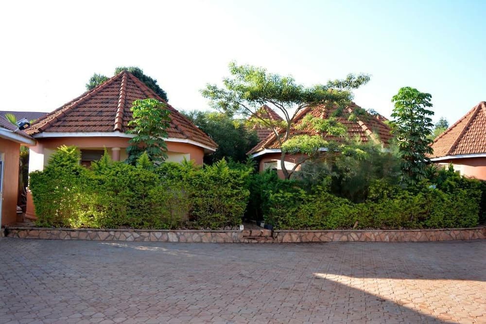 Mak Cottages
