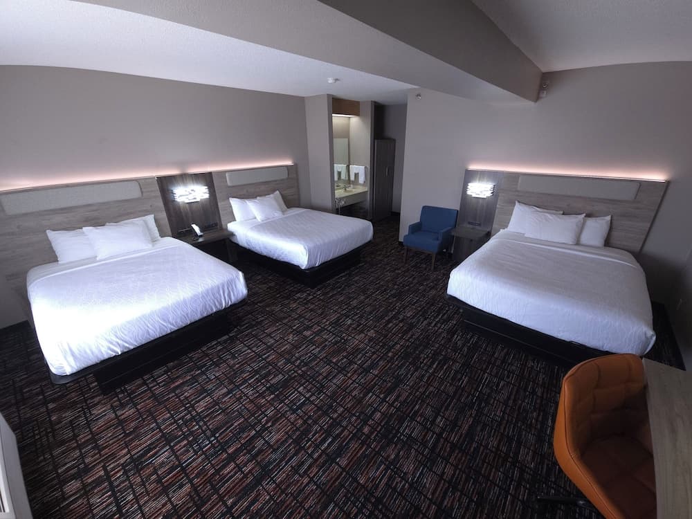 Reston Inn & Suites