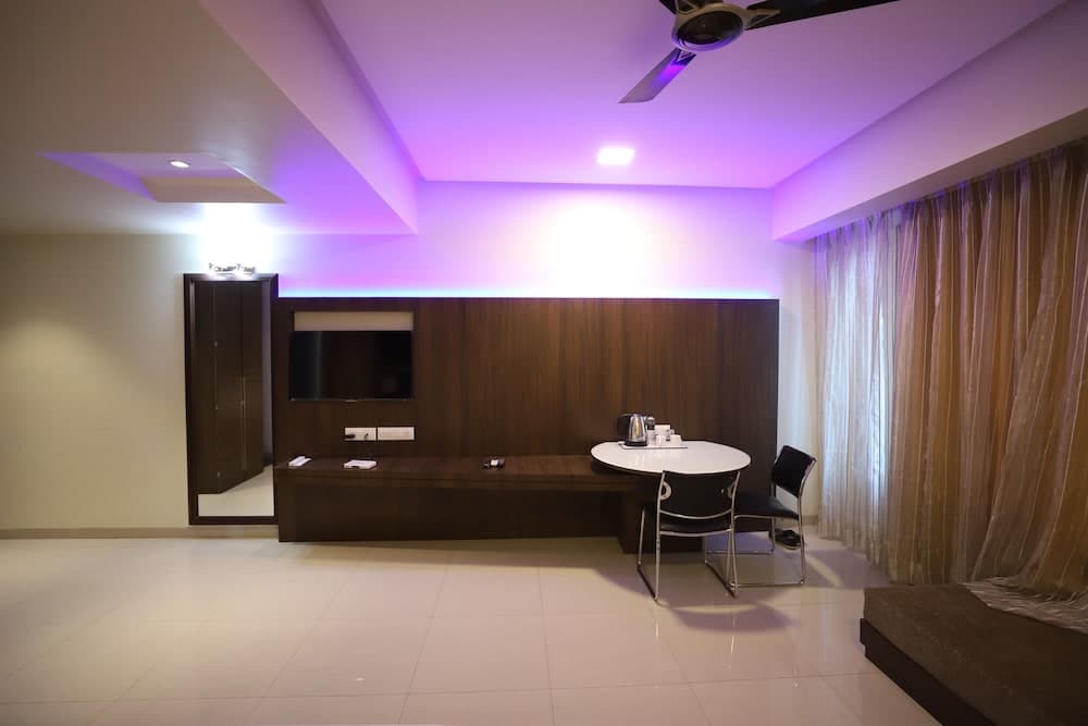 Hotel Seven Sky