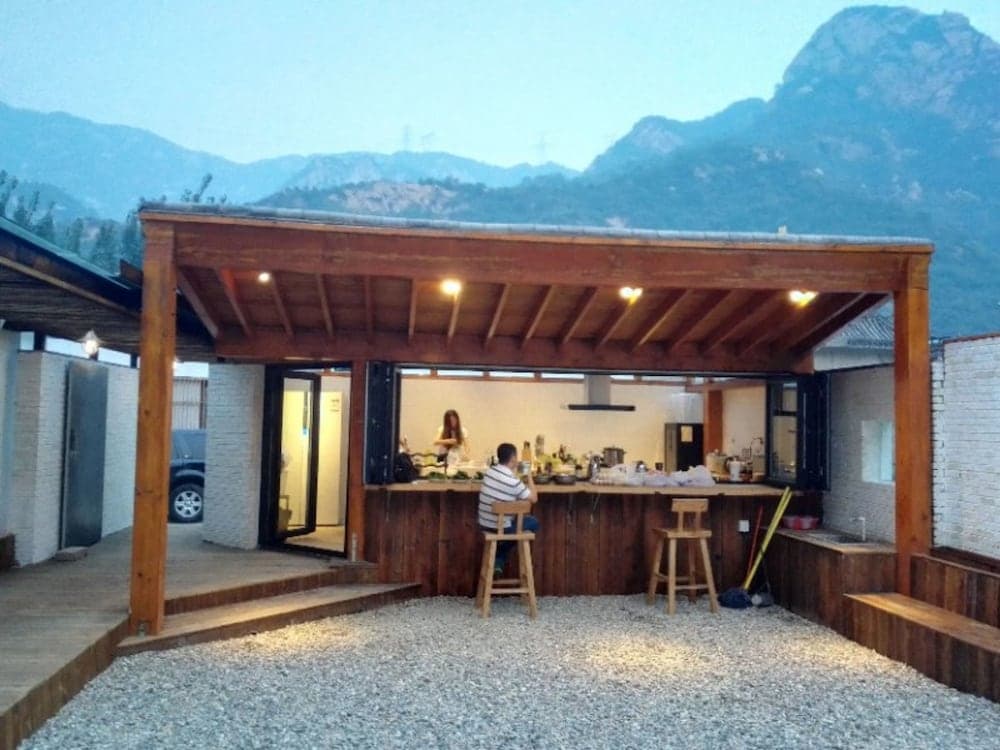 Yi She Mountain Inn
