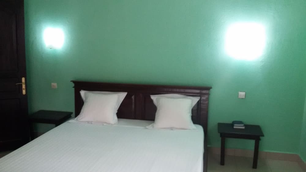Saara Hotel