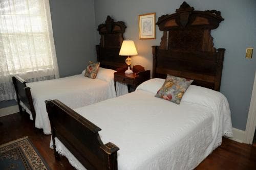 Inn At The Olde Silk Mill