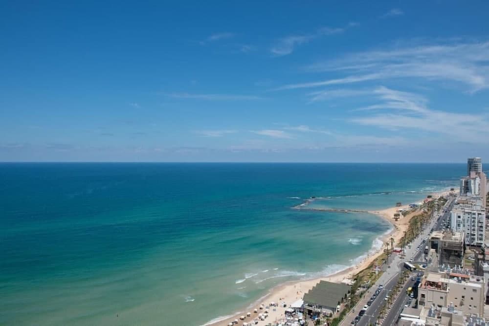 Leonardo Suite By The Beach