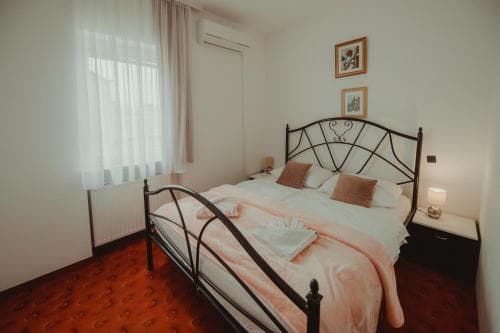 B&B Laguna