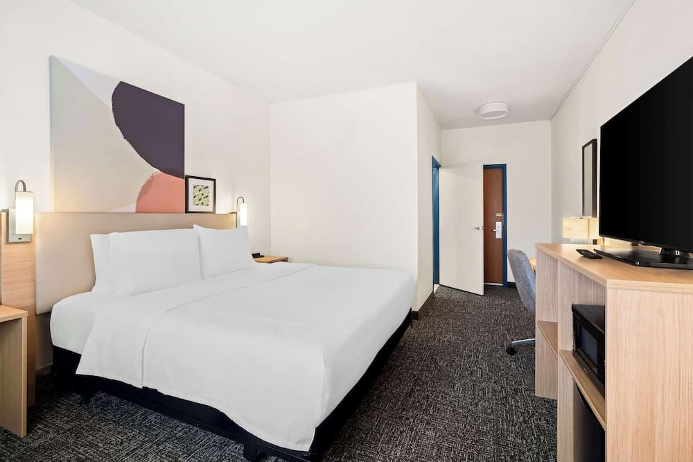 Spark by Hilton Moline Quad Cities