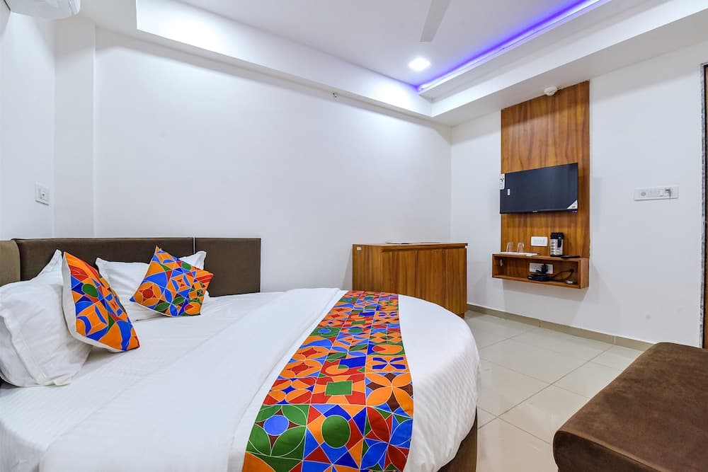 FabHotel Shree