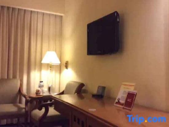 Elmi Hotel