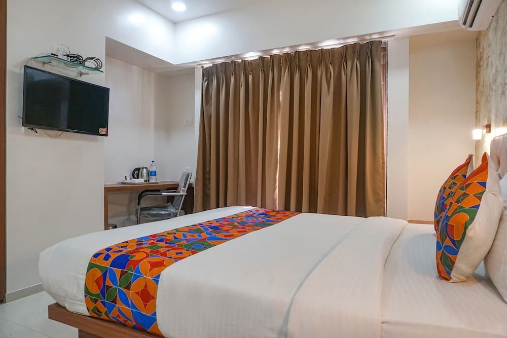 Fabhotel Emersion Residency