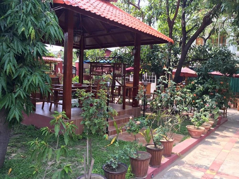 Peacock Lodge