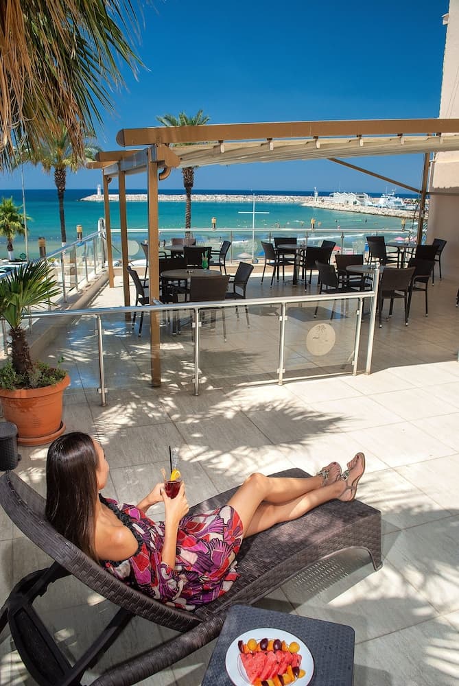 Palm Hotel