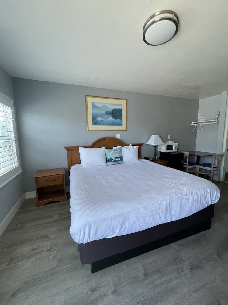 The Palomar Inn