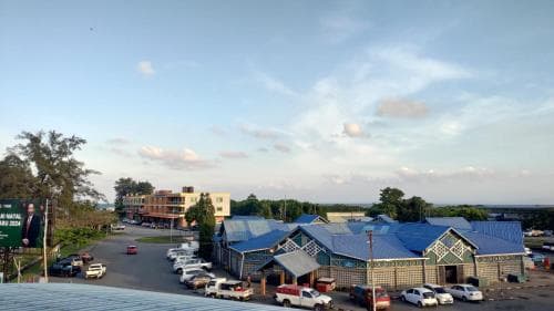 The Upper Deck Hotel