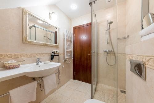 Rowing Hotel