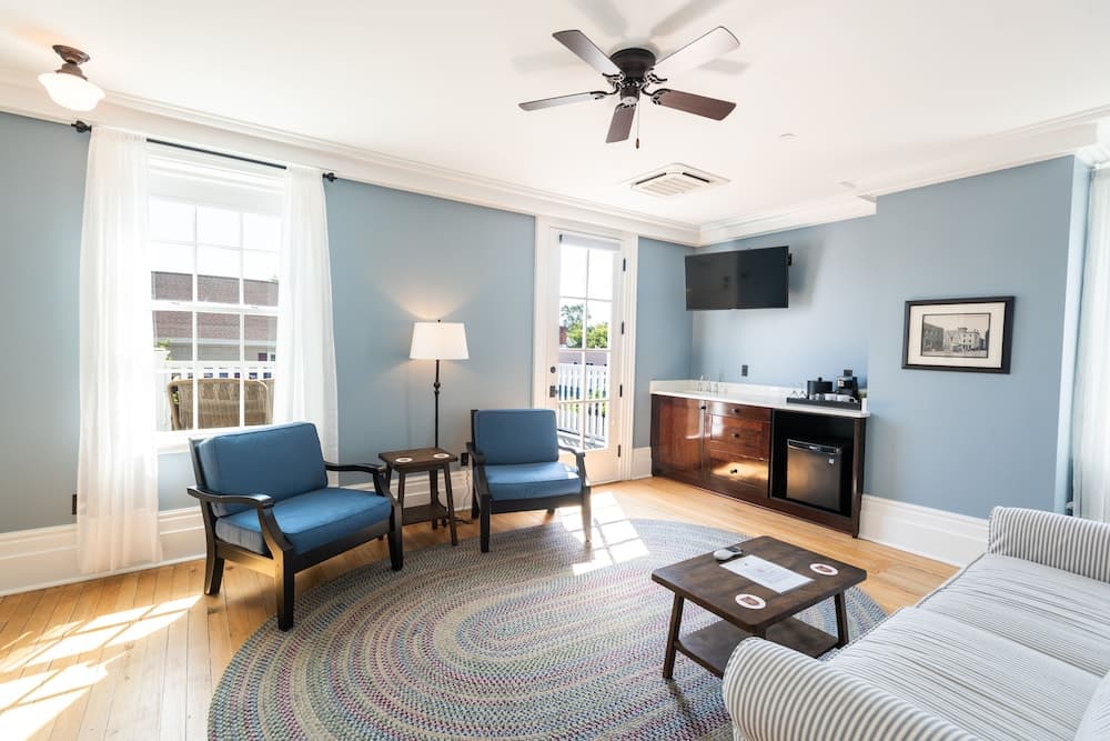 The Cadillac House Lexington, Tapestry Collection By Hilton