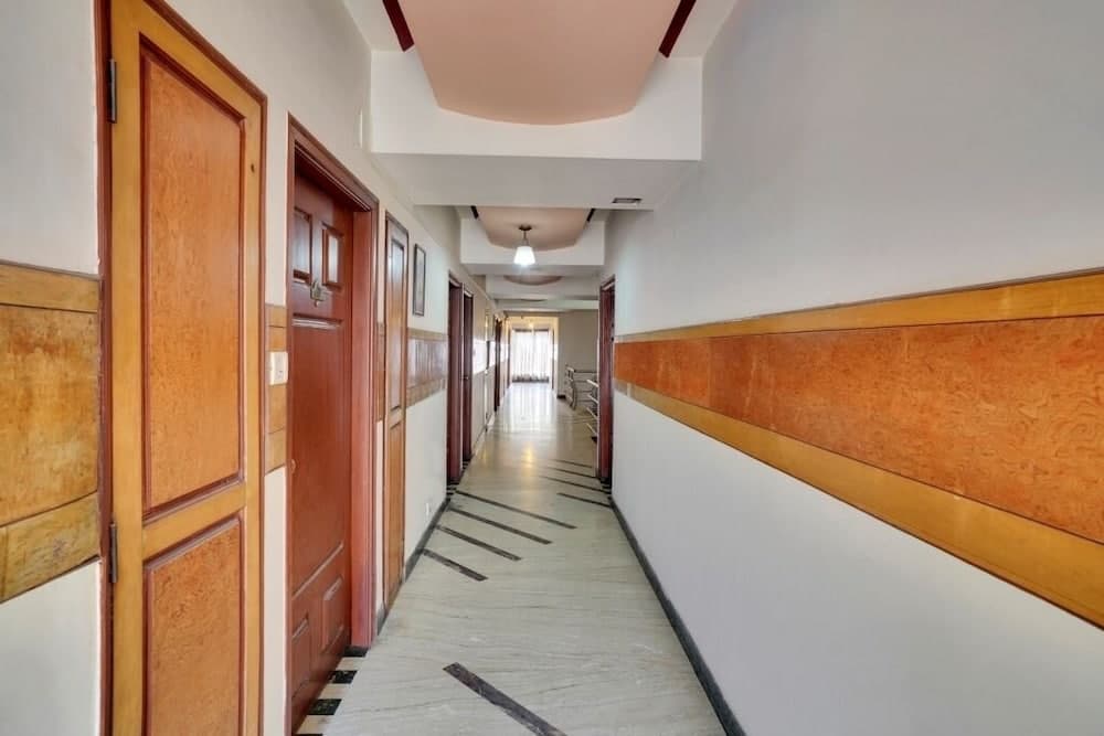 iROOMZ Aura Inn