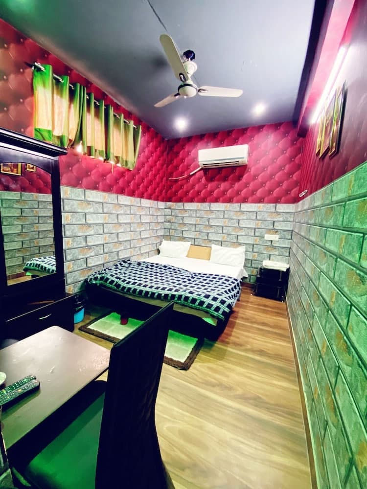 Manali Hotel By GRB