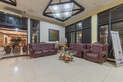 Crown Hotel Tasikmalaya