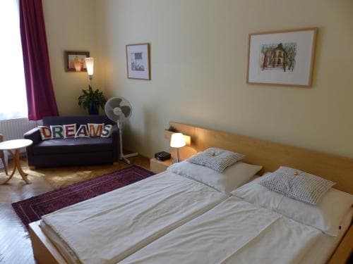 Stadtnest Bed & Breakfast