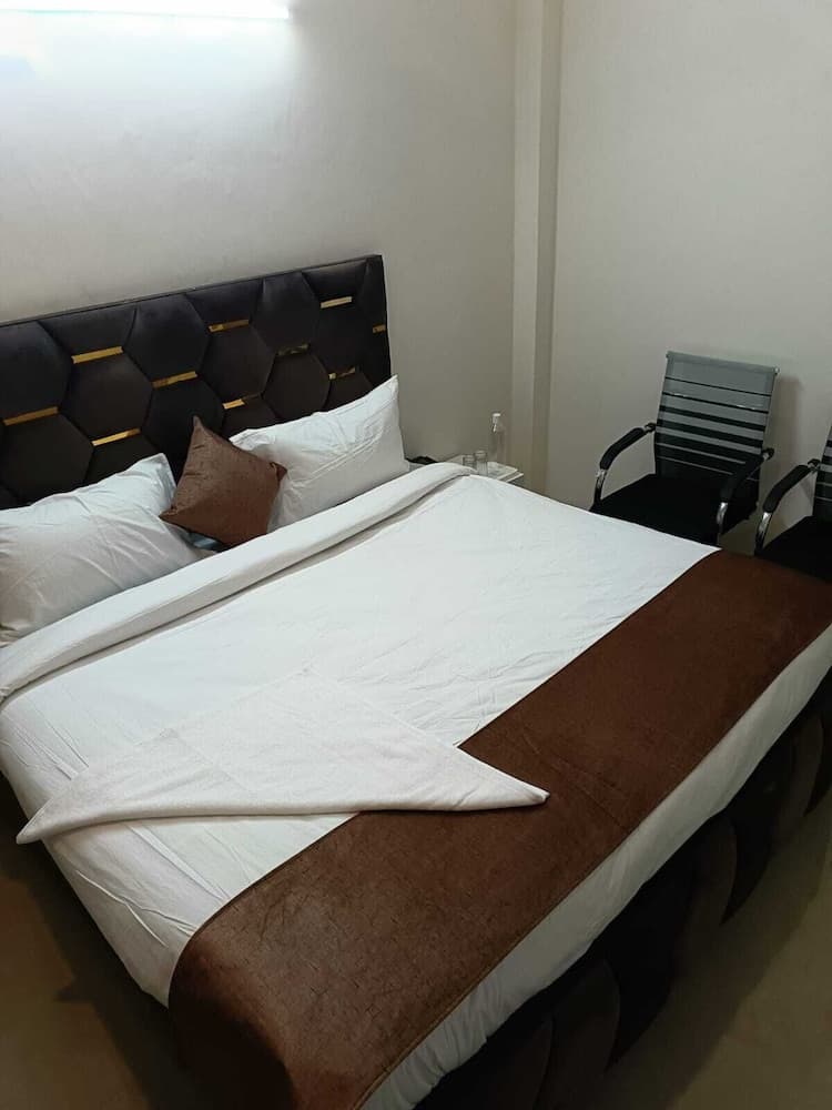 Soooper Hotel