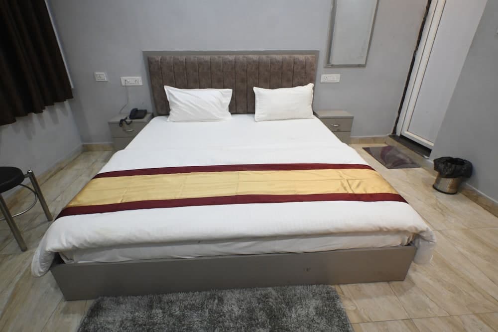 sandhya paying guest house