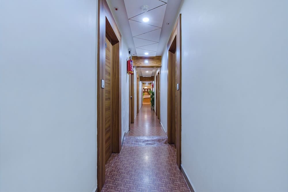 FabHotel Silver Inn