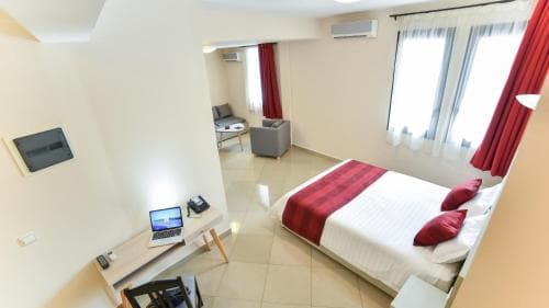 Lova Hotel