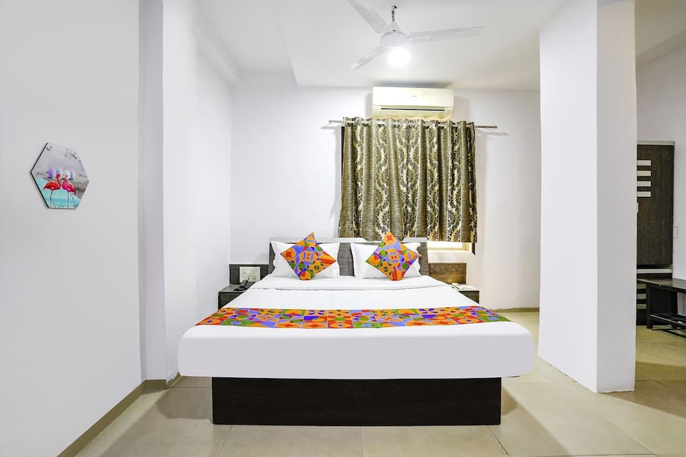 Fabhotel Santro