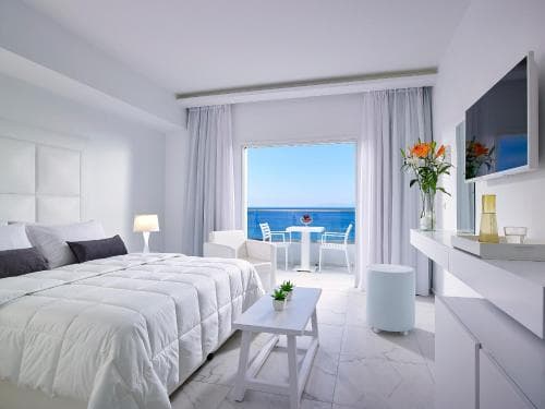 Dimitra Beach Hotel & Suites