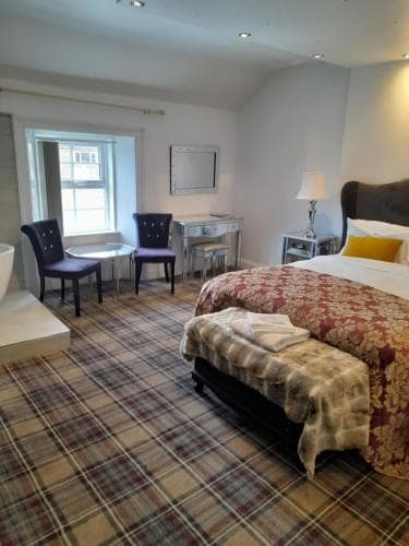 Schooner Hotel