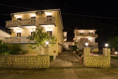 Fotis House