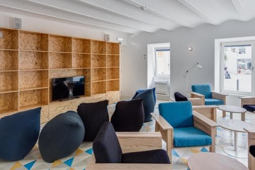 Conii Hostel & Suites
