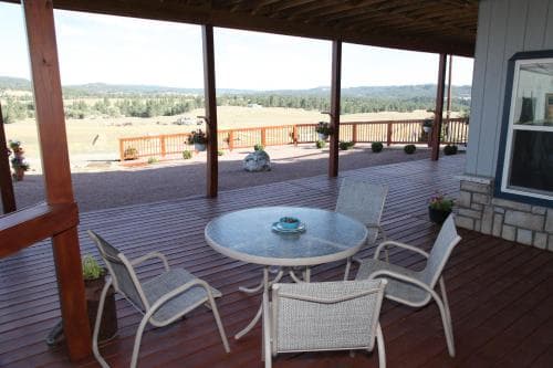 Sawin' Logs Bed & Breakfast