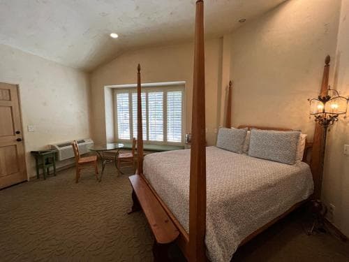 Petit Logis Inn