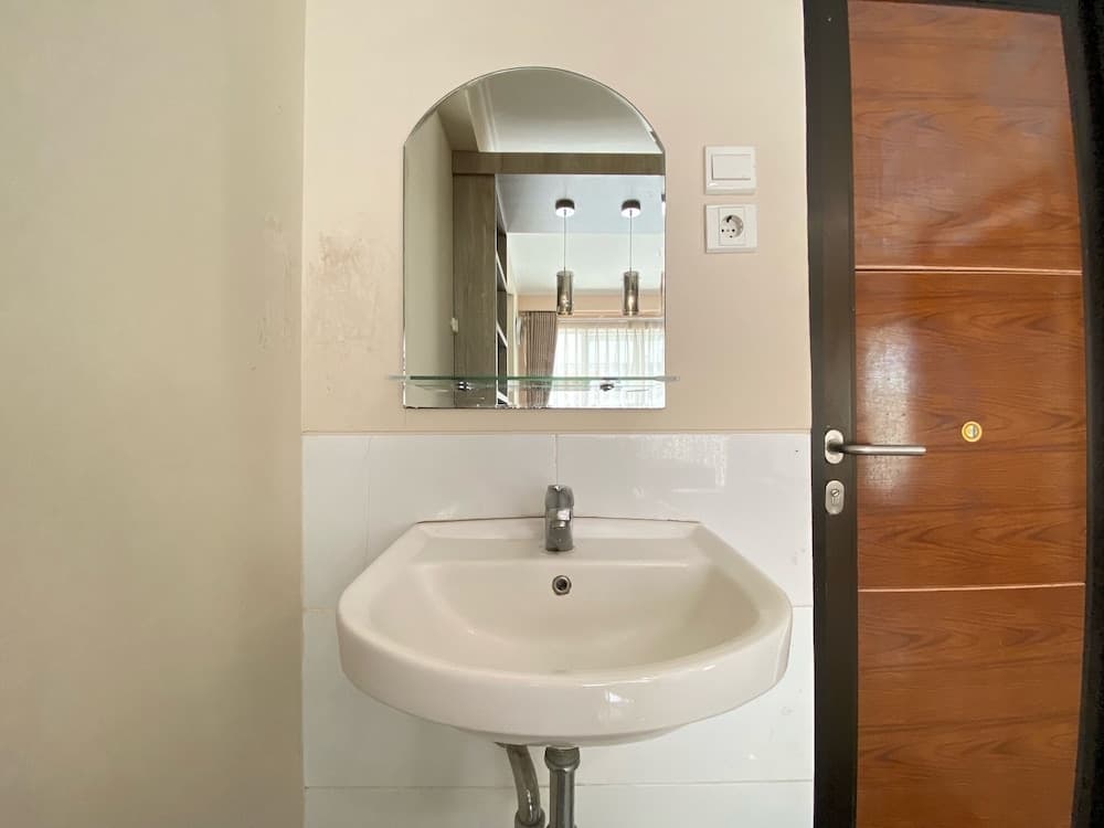 Relaxing 2BR at Gateway Pasteur Apartment By Travelio