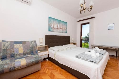Apartments Djani