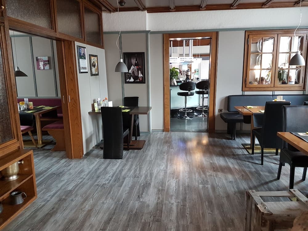 Bennett s Hotel
