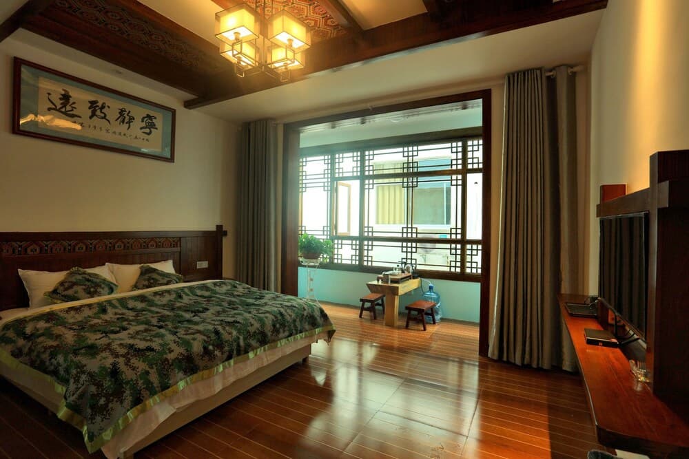 Military Theme Inn