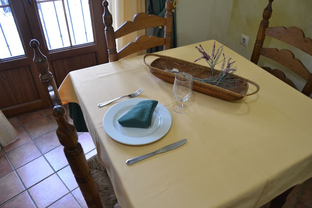 Toribio Hostal & Restaurante
