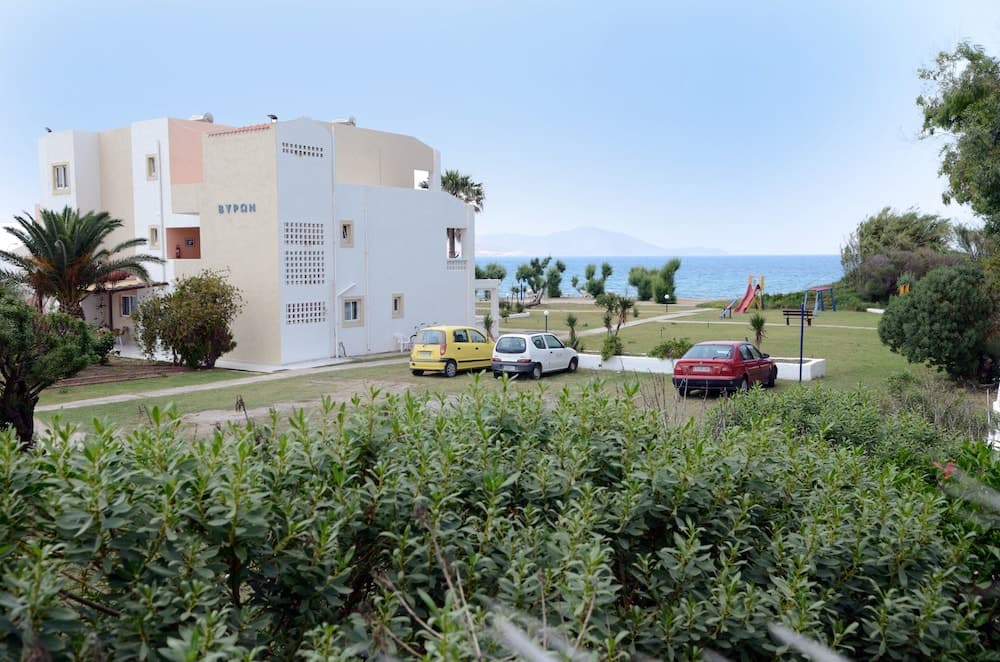Byron Apartments