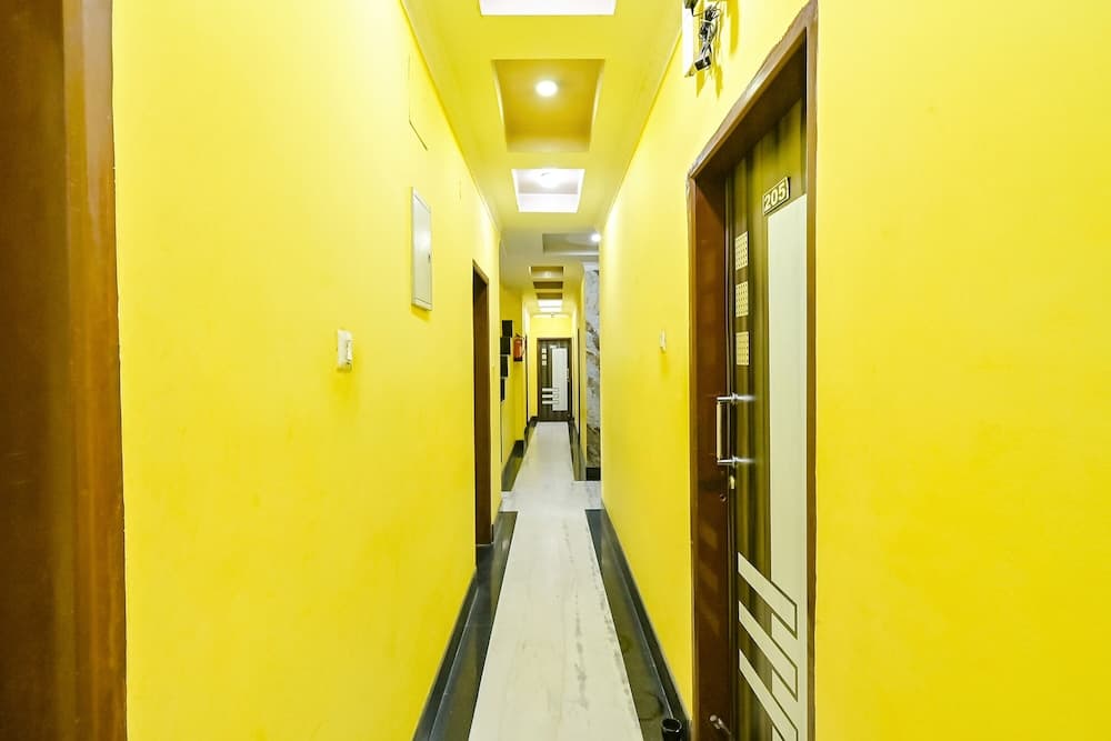 Fabhotel Good Luck Residency