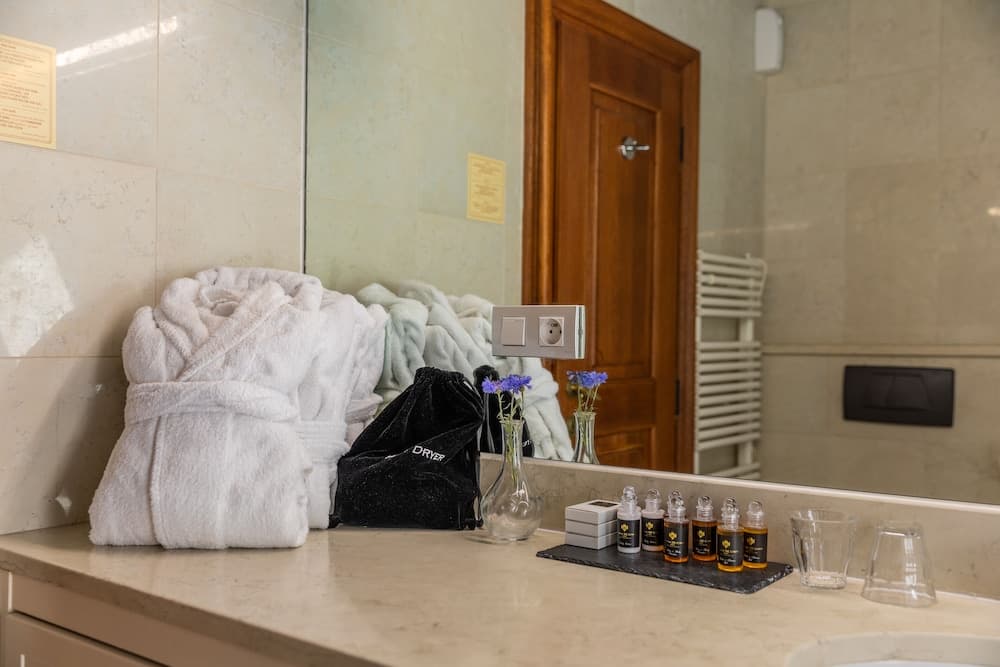 The Nicholas Hotel Residence