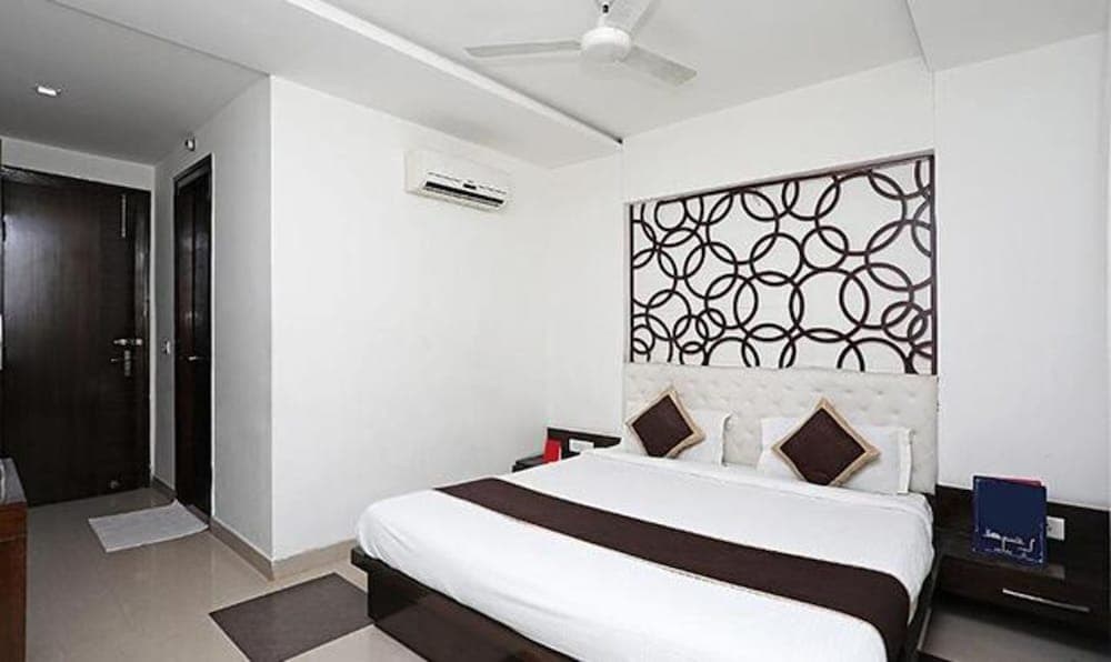 Fabhotel Taj Castle