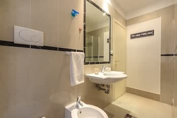 Simones House Roma