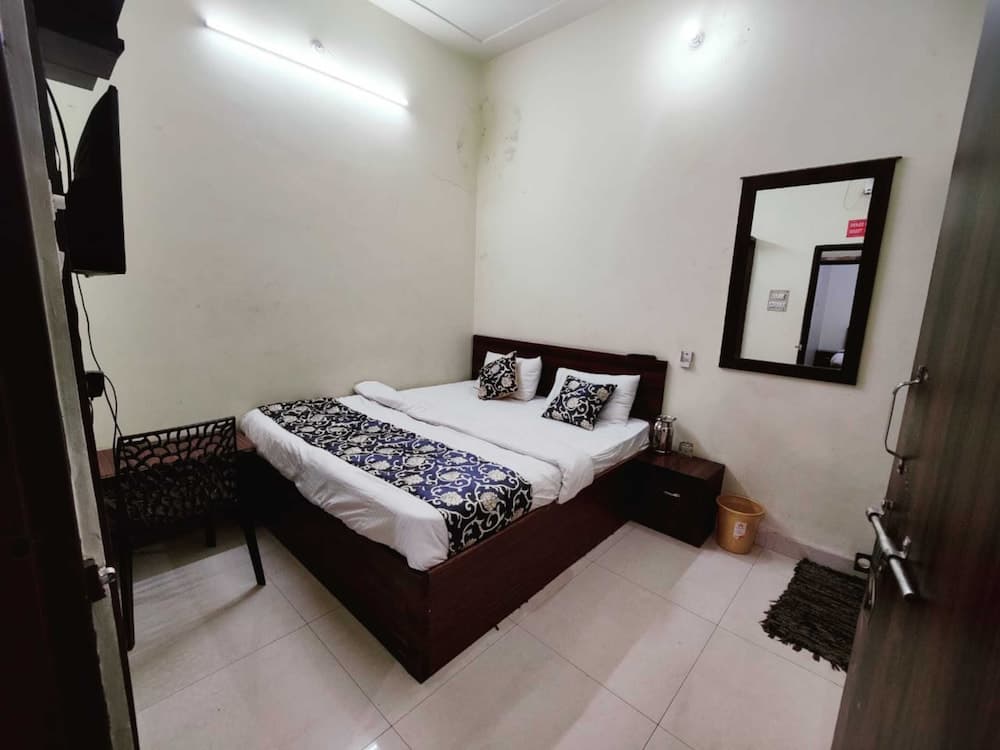 Hotel Vrindavan Palace