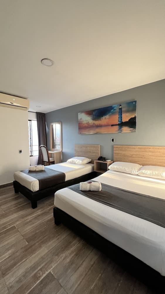 Hotel 33 Conquest